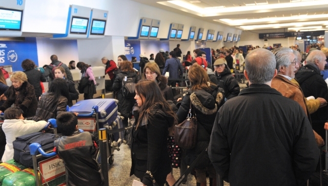Intenso movimiento en Aeroparque por el finde largo