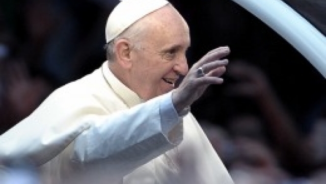 Críticas de columnista de La Nación al Papa son 