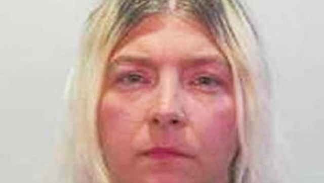 Provoca un accidente por afeitarse  la ...