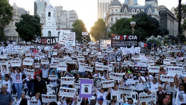 Lágrimas y pedido de justicia en Plaza de Mayo