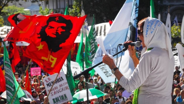 Miles en la Plaza se manifestaron por “Democracia o Corporaciones