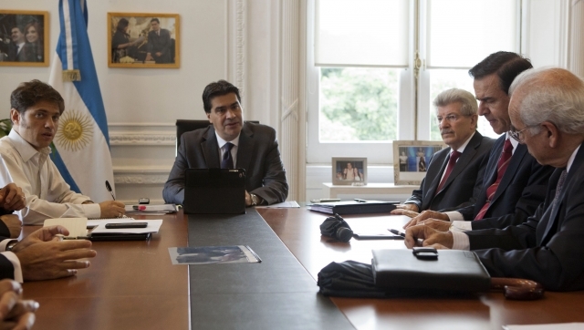 Capitanich, Kicillof y Fabrega, con representantes de los exportadores de aceite.