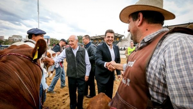 Al igual que Macri, Massa buscó seducir a la Sociedad Rural