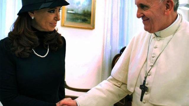 Cristina dijo que “una vez más” Francisco hace caminar a la iglesia “junto a los pobres”