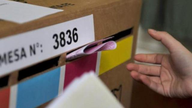 Se elige gobernador en Rio Negro y en Santa Fe y sufren los oficialismos