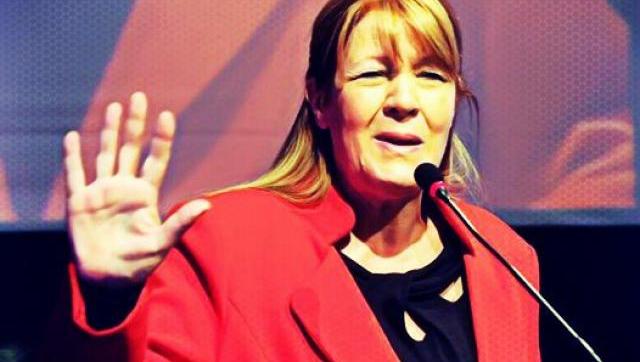 Stolbizer lejos de la escena principal y peleando con Altamira un cuarto puesto