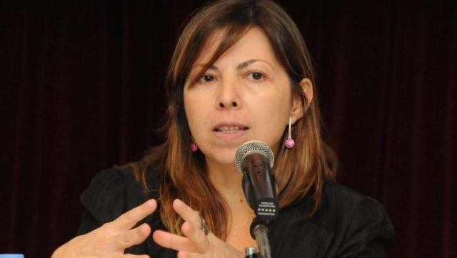 Batakis marcó las diferencias con los economistas del Pro.