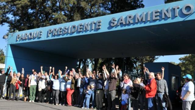 Los vecinos abrazan al Parque Sarmiento y defienden los espacios públicos.