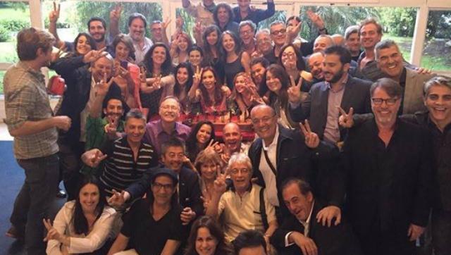 Cristina recibió a un gran grupo de artistas para agradecerles “por tanto afecto”