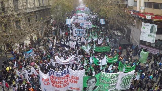 Todas las fotos de la marcha de los trabajadores hasta la Plaza de Mayo