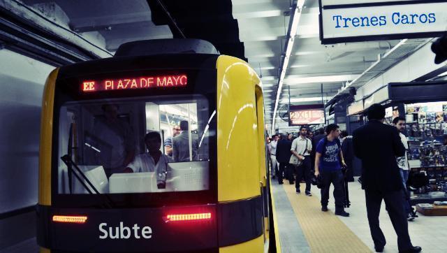 La Justicia estudia frenar el monumental aumento del pasaje del subte