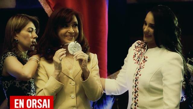 El Parlamento ecuatoriano distinguió a Cristina Kirchner con el premio Manuela Saenz