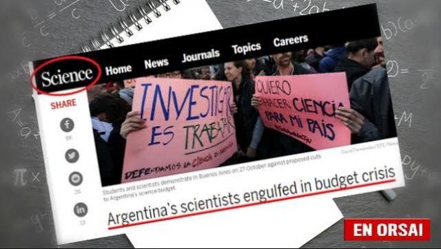 Los estudiantes y científicos demuestran en Buenos Aires el 27 de octubre contra los recortes propuestos al presupuesto para la ciencia de la Argentina.