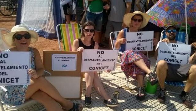 Protesta de científicos: Macri sigue adelante con el desguace del Conicet 