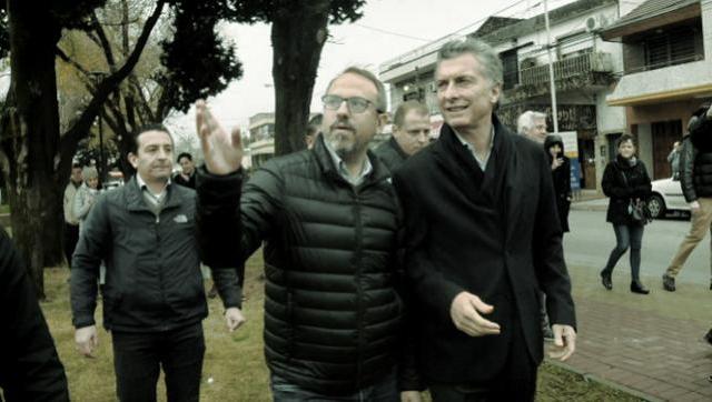 Otro escrache a Macri cuando salió para hacer campaña en el conurbano