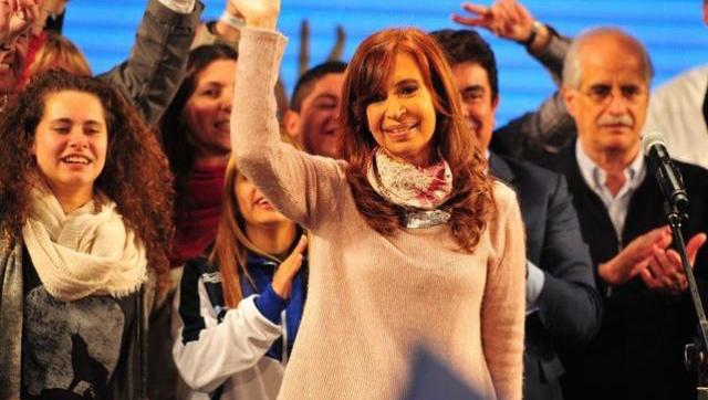 Cristina calificó la jornada como un “bochorno” por la manipulación en el escrutinio