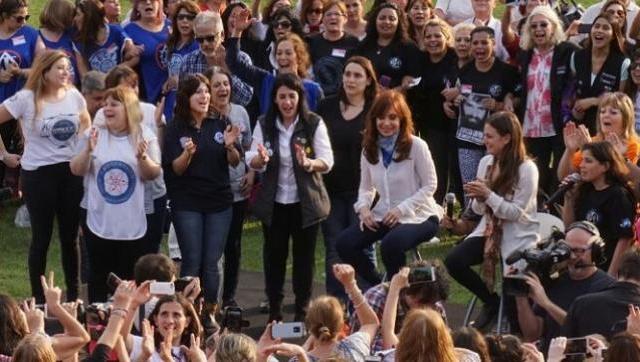 Cristina se reunió con mujeres sindicalistas e intendentes 