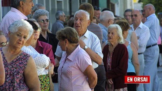 Mientras ayudan a los ricos, las jubilaciones y la AUH siguen perdiendo poder adquisitivo