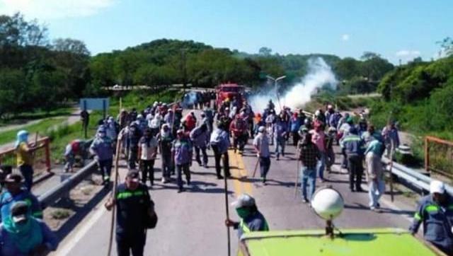 Gases y balas de goma contra trabajadores del Ingenio La Esperanza