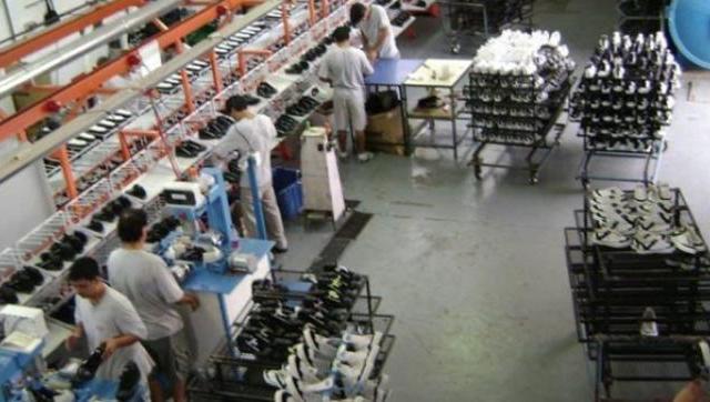 Efecto de la apertura indiscriminada: otros 55 despidos en la industria del calzado