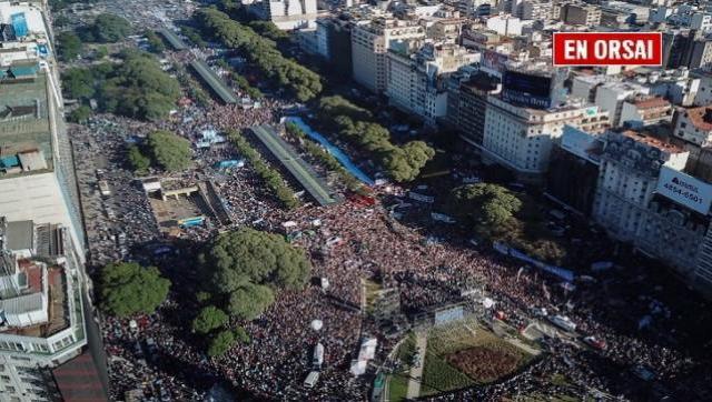 Una multitud se congregó en el Obelisco para decir que 