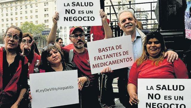 Alerta por el faltante de tratamientos para el VIH: “Sin los medicamentos nos vamos a morir”