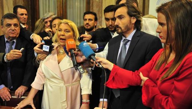 Carrió le dio un ultimátum a Macri: es el, o yo