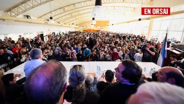 Multitudinario acto de Moyano con intendentes y dirigentes del PJ en Necochea