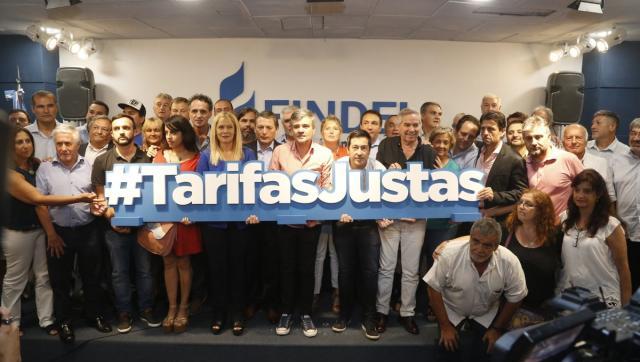 Intendentes peronistas, el CESPI, la Defensoría del Pueblo y diputados firmaron un amparo contra los #Tarifazos