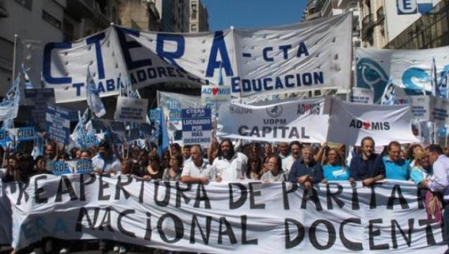 El 80% de los docentes de la Argentina se encuentra debajo de la línea de pobreza