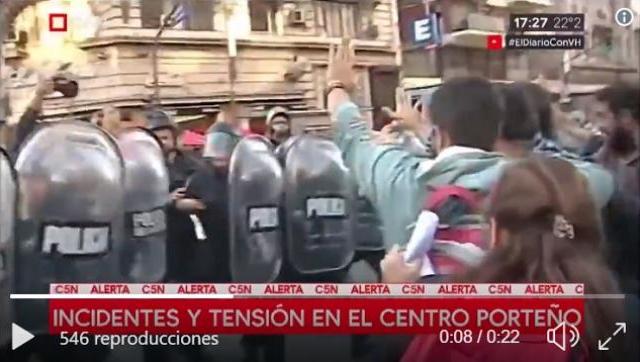 Reprimieron a cartoneros que protestaban contra los contenedores 