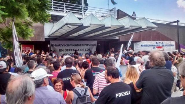 Trabajadores de la TV Pública denuncian censura y la incorporación de comisarios políticos