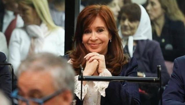 Los 12 escalones de gestión que separan a Cristina de las licitaciones que se investigan