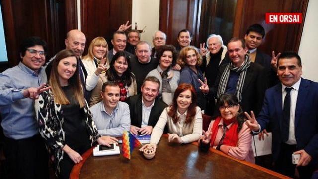 Cristina se reunió con representantes del Parlasur y analizaron el TLC que celebró Macri con la UE