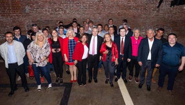 Continúa cimbronazo en UCR Córdoba por apoyo de intendentes radicales a Alberto