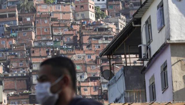 Mientras Bolsonaro hace agua, los narcos ordenan la cuarentena en las favelas