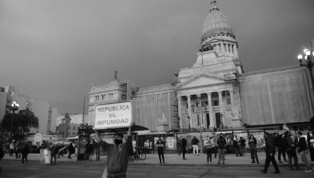 Escuálida marcha para rechazar la reforma judicial frente al Congreso