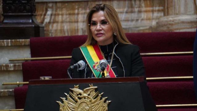 La dictadora Jeanine Añez declinó su candidatura presidencial de Bolivia