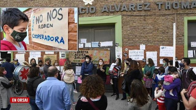 Caravana de Antorchas en defensa de la Cooperadora de una Escuela Pública