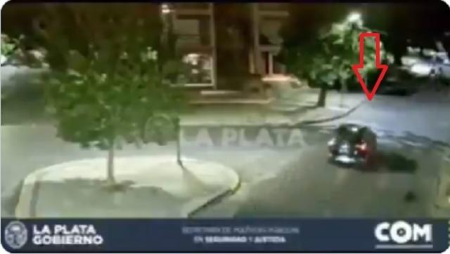 Escándalo: los video entregados a la justicia por la Municipalidad de La Plata, estarían editados con autos y motos que desaparecen