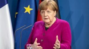 En Alemania Angela Merkel aseguró que no reabrirá las escuelas por el riesgo contra el Covid