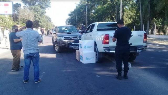 Se accidentó el ministro de Salud de Corrientes llevando en su camioneta vacunas sin protocolo ni logística sanitaria