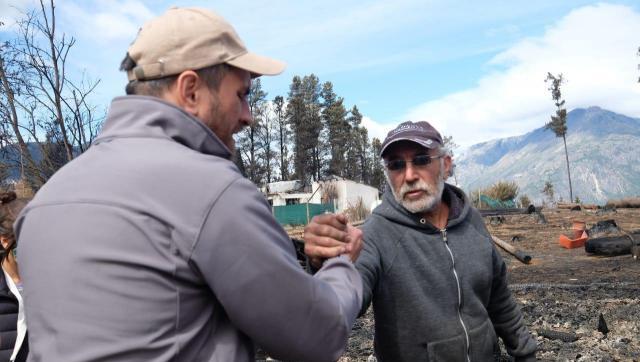 Cabandié recorrió las zonas afectadas por los incendios forestales en Chubut
