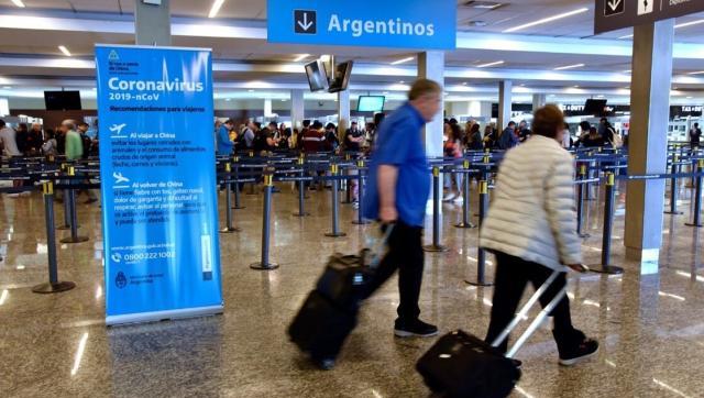 El Ministerio de Salud pide evitar los viajes al exterior ante la circulación de nuevas cepas de SARS-CoV-2 en el mundo