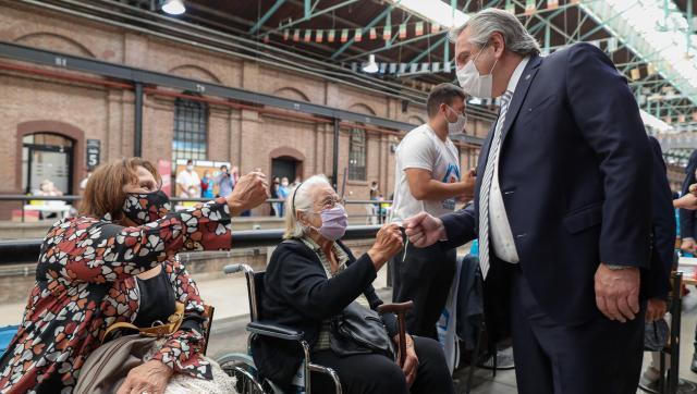 Alberto dijo que en la lucha contra la pandemia “vamos por el camino correcto, con el esfuerzo y la comprensión de todos”