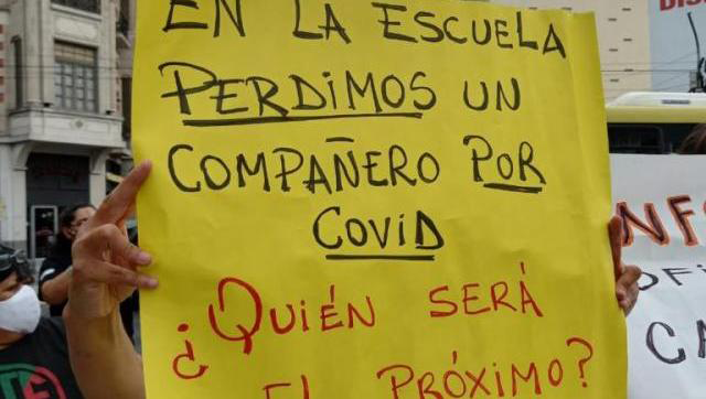 Semaforazos reclamando mayor cuidados para los docentes de CABA