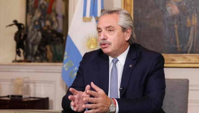 Alberto adelantó la llegada de 2 millones de vacunas chinas a nuestro pais 