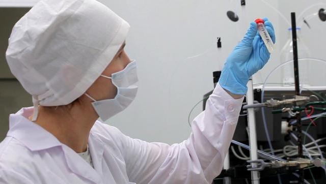 Científicos rusos planean crear la primera vacuna comestible contra el covid-19