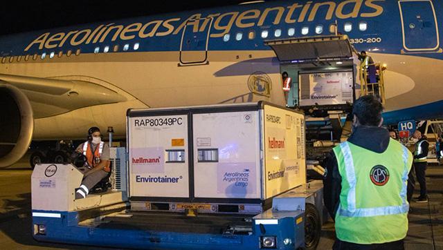 Hoy parte un nuevo vuelo a China en busca de 1 millón de dosis más de Sinopharm