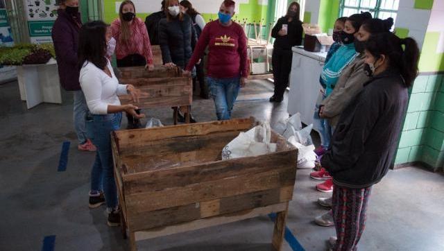 Capacitan a mujeres privadas de libertad en la producción de huertas y alimentos sanos para el consumo